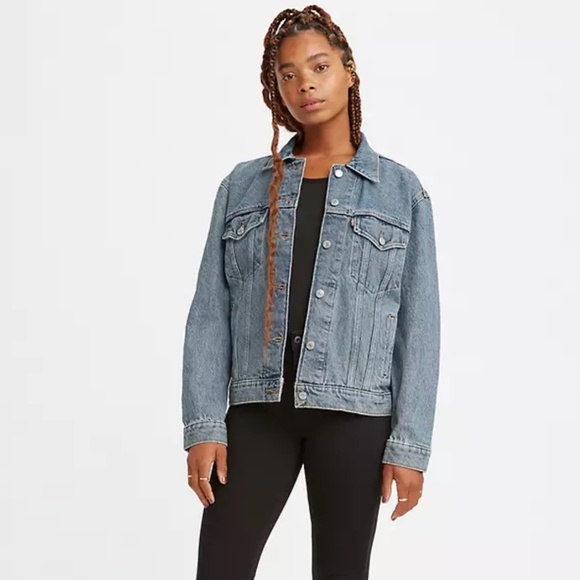 NWT Levi's Denim Ex-Boyfriend Trucker Jacket - Size S - Picture 1 of 2